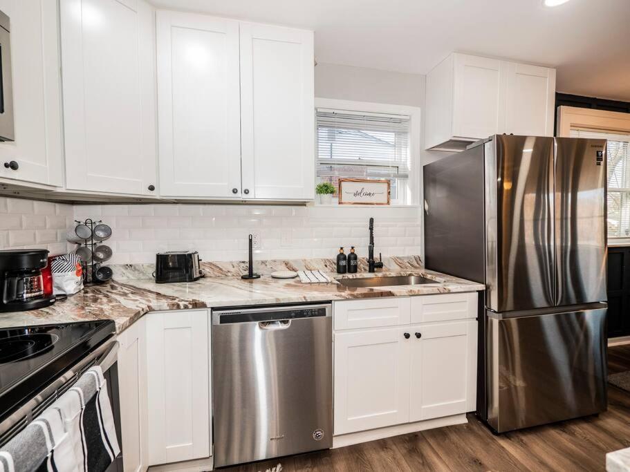 Newly renovated 3 bed/1 bath for visits to DC/UMD!